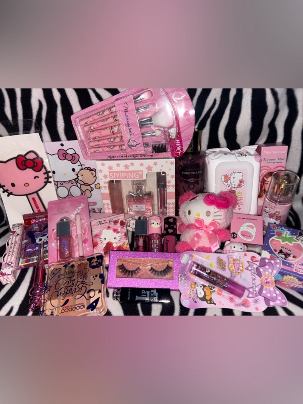 Hello Kitty Pink Beauty Gift Set
